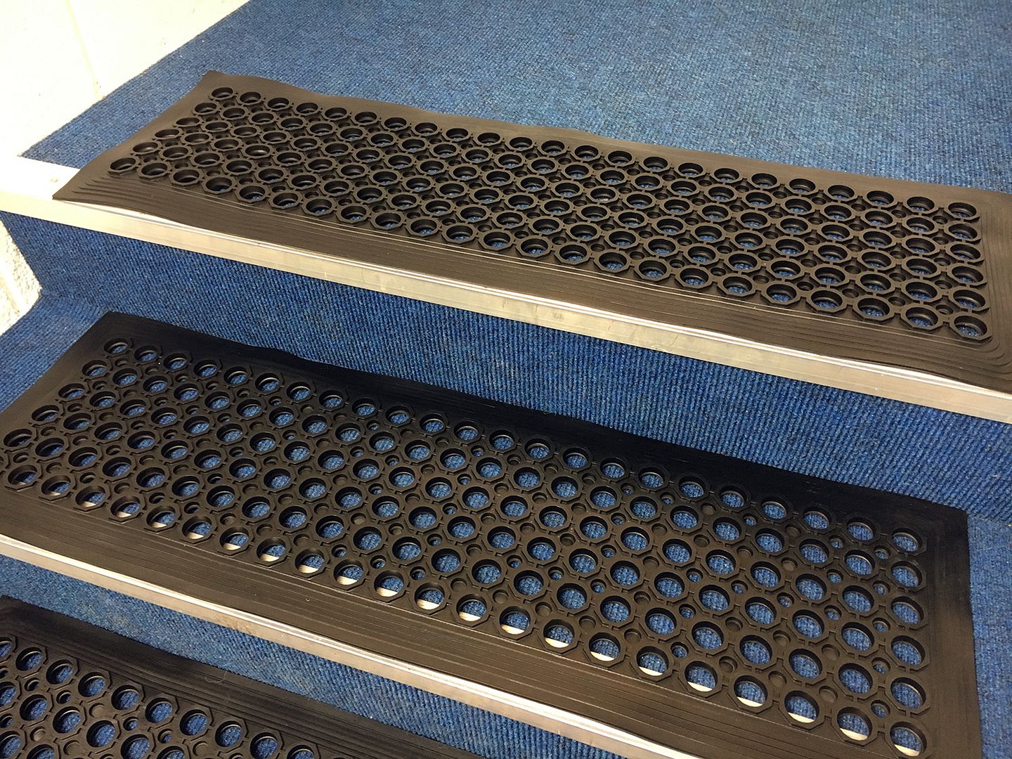Heavy duty rubber stair treads step mats covers outdoor and indoor none